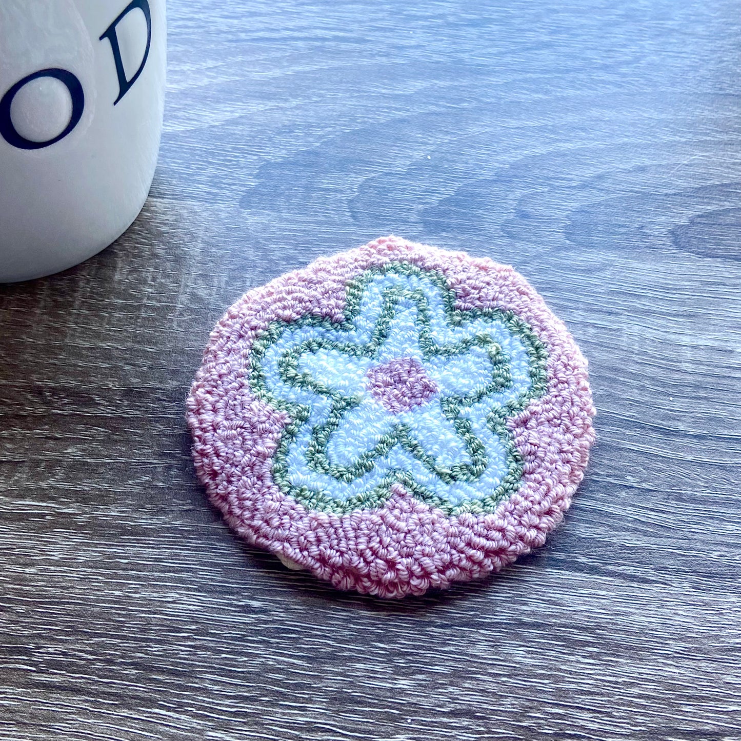Lily Mug Rug